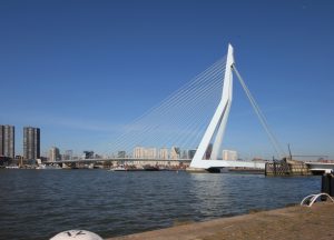 Erasmusbrug ontworpen door Ben van Berkel