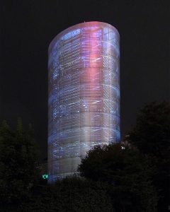 Tower of Winds in Yokohama ontwortpen door Toyo Ito