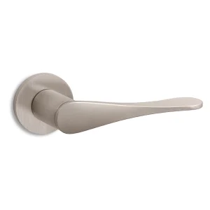 Spoon matnikkel op rond geveerd rozet